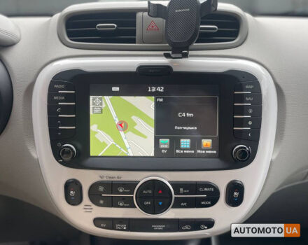 Чорний Кіа Soul, об'ємом двигуна 27 л та пробігом 133 тис. км за 9800 $, фото 13 на Automoto.ua