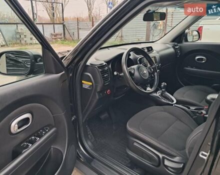 Черный Киа Soul, объемом двигателя 1.59 л и пробегом 183 тыс. км за 9800 $, фото 14 на Automoto.ua