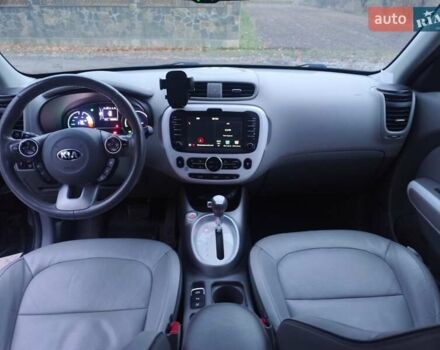 Черный Киа Soul, объемом двигателя 0 л и пробегом 118 тыс. км за 11000 $, фото 13 на Automoto.ua
