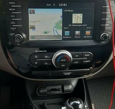 Чорний Кіа Soul, об'ємом двигуна 2 л та пробігом 138 тис. км за 12000 $, фото 2 на Automoto.ua