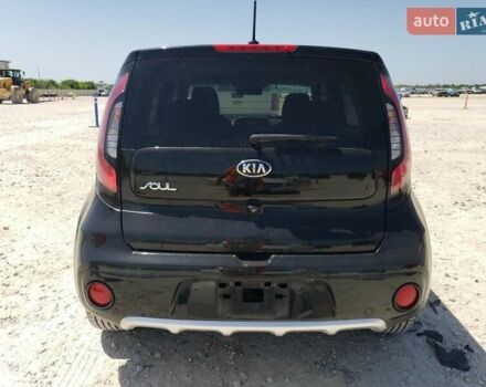 Чорний Кіа Soul, об'ємом двигуна 2 л та пробігом 105 тис. км за 2200 $, фото 5 на Automoto.ua