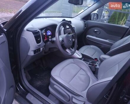 Черный Киа Soul, объемом двигателя 0 л и пробегом 118 тыс. км за 11000 $, фото 8 на Automoto.ua