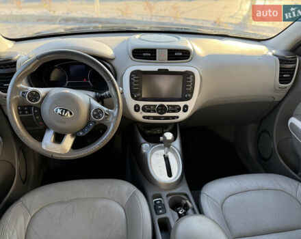 Чорний Кіа Soul, об'ємом двигуна 0 л та пробігом 168 тис. км за 9800 $, фото 6 на Automoto.ua