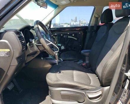 Чорний Кіа Soul, об'ємом двигуна 2 л та пробігом 105 тис. км за 2200 $, фото 6 на Automoto.ua