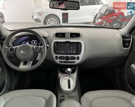 Черный Киа Soul, объемом двигателя 0 л и пробегом 122 тыс. км за 11700 $, фото 7 на Automoto.ua