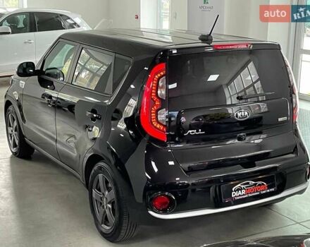 Черный Киа Soul, объемом двигателя 0 л и пробегом 122 тыс. км за 11700 $, фото 4 на Automoto.ua