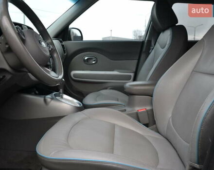 Чорний Кіа Soul, об'ємом двигуна 0 л та пробігом 111 тис. км за 10550 $, фото 13 на Automoto.ua