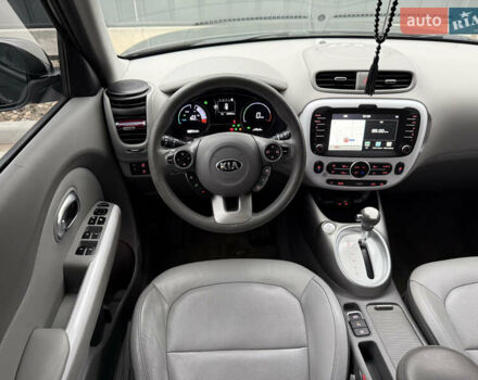 Черный Киа Soul, объемом двигателя 0 л и пробегом 132 тыс. км за 10500 $, фото 54 на Automoto.ua