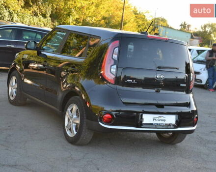 Чорний Кіа Soul, об'ємом двигуна 0 л та пробігом 110 тис. км за 10999 $, фото 9 на Automoto.ua