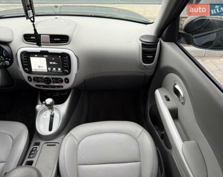 Черный Киа Soul, объемом двигателя 0 л и пробегом 132 тыс. км за 10500 $, фото 71 на Automoto.ua