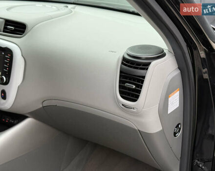 Черный Киа Soul, объемом двигателя 0 л и пробегом 132 тыс. км за 10500 $, фото 77 на Automoto.ua