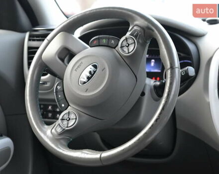 Чорний Кіа Soul, об'ємом двигуна 0 л та пробігом 111 тис. км за 10550 $, фото 21 на Automoto.ua
