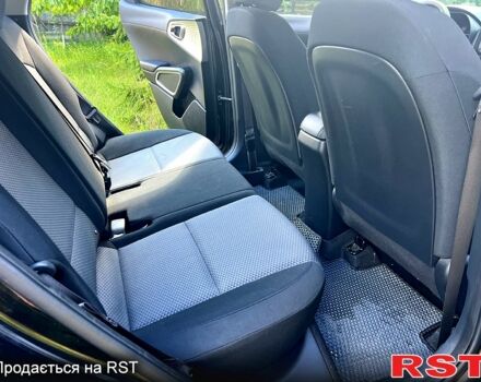 Чорний Кіа Soul, об'ємом двигуна 2 л та пробігом 94 тис. км за 13800 $, фото 3 на Automoto.ua