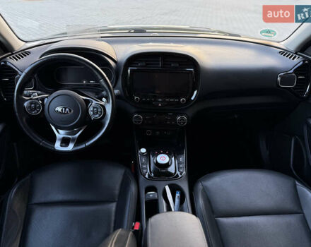 Чорний Кіа Soul, об'ємом двигуна 0 л та пробігом 110 тис. км за 18100 $, фото 6 на Automoto.ua