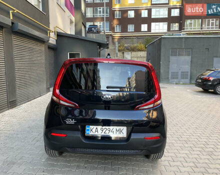 Киа Soul 2021 в Хмельницком на Automoto.ua Черный Киа Soul, объемом двигателя 2 л и пробегом 75 тыс. км за 14300 $, фото 3 на Automoto.ua
