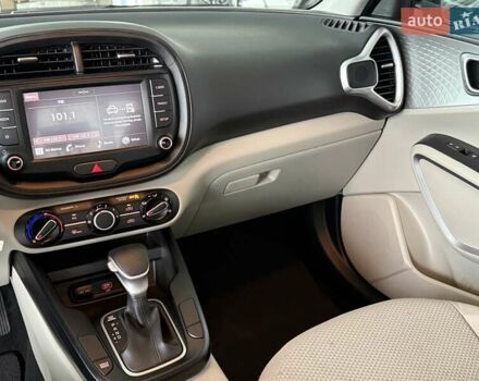 Черный Киа Soul, объемом двигателя 2 л и пробегом 50 тыс. км за 15800 $, фото 11 на Automoto.ua