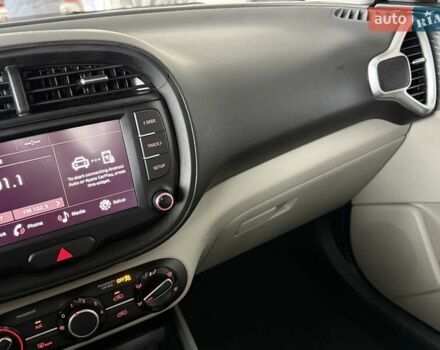 Черный Киа Soul, объемом двигателя 2 л и пробегом 50 тыс. км за 15800 $, фото 19 на Automoto.ua