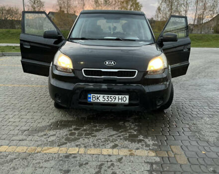 Чорний Кіа Soul, об'ємом двигуна 1.6 л та пробігом 300 тис. км за 5700 $, фото 1 на Automoto.ua