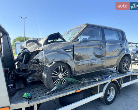 Коричневий Кіа Soul, об'ємом двигуна 0 л та пробігом 100 тис. км за 1300 $, фото 1 на Automoto.ua