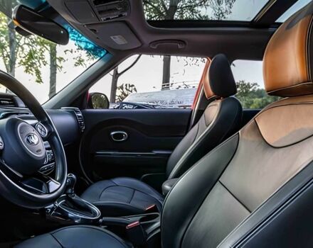 Красный Киа Soul, объемом двигателя 2 л и пробегом 126 тыс. км за 3500 $, фото 6 на Automoto.ua