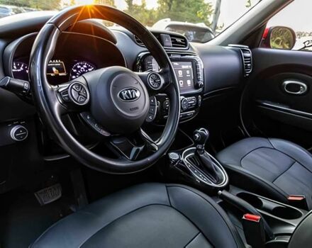 Красный Киа Soul, объемом двигателя 2 л и пробегом 126 тыс. км за 3500 $, фото 7 на Automoto.ua