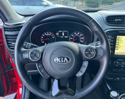 Киа Soul 2016 в Тернополе на Automoto.ua Красный Киа Soul, объемом двигателя 2 л и пробегом 71 тыс. км за 5180 $, фото 10 на Automoto.ua