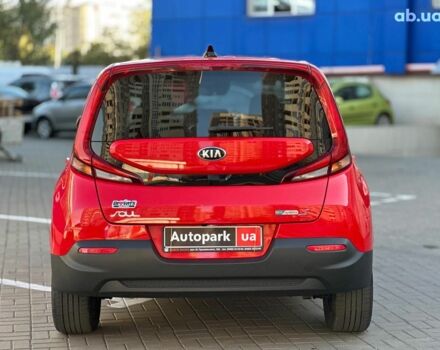 Червоний Кіа Soul, об'ємом двигуна 2 л та пробігом 35 тис. км за 15490 $, фото 4 на Automoto.ua
