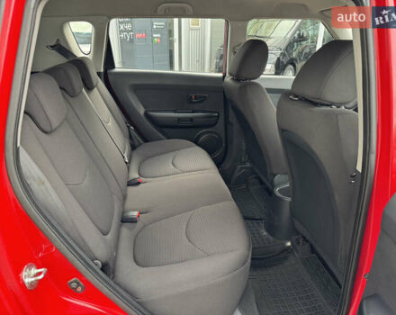 Красный Киа Soul, объемом двигателя 0 л и пробегом 104 тыс. км за 7499 $, фото 48 на Automoto.ua