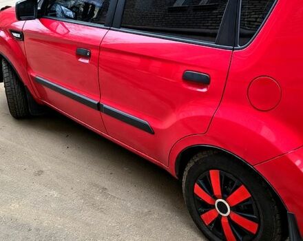 Красный Киа Soul, объемом двигателя 1.6 л и пробегом 150 тыс. км за 5500 $, фото 3 на Automoto.ua