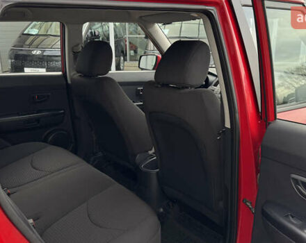 Красный Киа Soul, объемом двигателя 0 л и пробегом 104 тыс. км за 7499 $, фото 45 на Automoto.ua