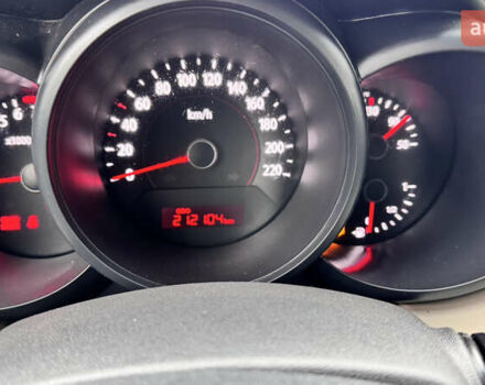 Красный Киа Soul, объемом двигателя 1.59 л и пробегом 212 тыс. км за 5950 $, фото 39 на Automoto.ua