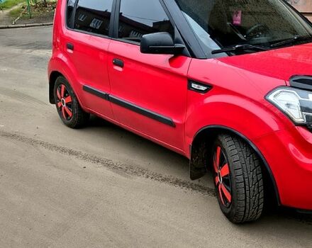 Красный Киа Soul, объемом двигателя 1.6 л и пробегом 150 тыс. км за 5500 $, фото 1 на Automoto.ua