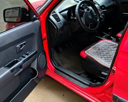 Красный Киа Soul, объемом двигателя 1.6 л и пробегом 150 тыс. км за 5500 $, фото 4 на Automoto.ua