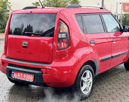 Красный Киа Soul, объемом двигателя 1.59 л и пробегом 212 тыс. км за 5950 $, фото 10 на Automoto.ua