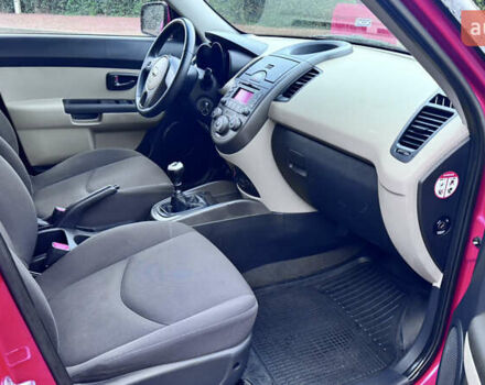 Красный Киа Soul, объемом двигателя 1.6 л и пробегом 212 тыс. км за 6600 $, фото 25 на Automoto.ua