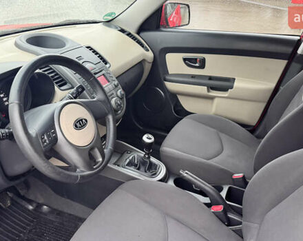 Красный Киа Soul, объемом двигателя 1.6 л и пробегом 212 тыс. км за 6600 $, фото 18 на Automoto.ua