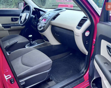 Красный Киа Soul, объемом двигателя 1.6 л и пробегом 212 тыс. км за 6600 $, фото 26 на Automoto.ua