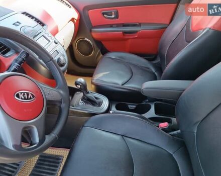 Красный Киа Soul, объемом двигателя 1.59 л и пробегом 160 тыс. км за 7500 $, фото 12 на Automoto.ua