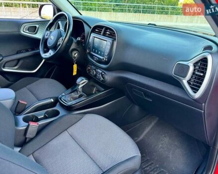 Красный Киа Soul, объемом двигателя 2 л и пробегом 121 тыс. км за 13990 $, фото 20 на Automoto.ua