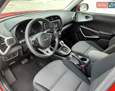 Красный Киа Soul, объемом двигателя 2 л и пробегом 110 тыс. км за 15000 $, фото 11 на Automoto.ua
