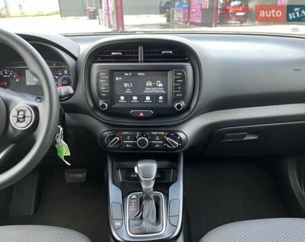 Красный Киа Soul, объемом двигателя 2 л и пробегом 110 тыс. км за 15000 $, фото 16 на Automoto.ua
