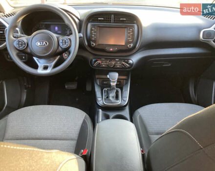Червоний Кіа Soul, об'ємом двигуна 2 л та пробігом 103 тис. км за 15300 $, фото 12 на Automoto.ua