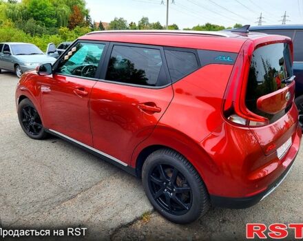 Красный Киа Soul, объемом двигателя 0.15 л и пробегом 105 тыс. км за 15950 $, фото 3 на Automoto.ua