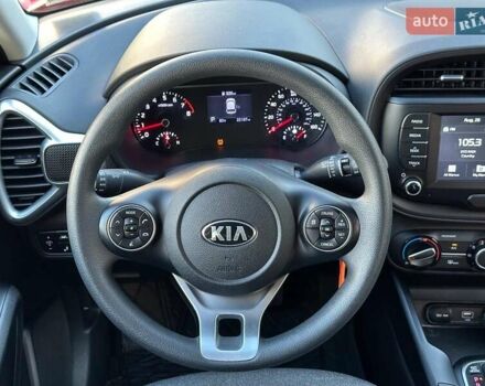 Червоний Кіа Soul, об'ємом двигуна 2 л та пробігом 35 тис. км за 15490 $, фото 18 на Automoto.ua