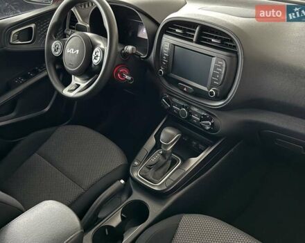 Красный Киа Soul, объемом двигателя 2 л и пробегом 115 тыс. км за 15000 $, фото 16 на Automoto.ua