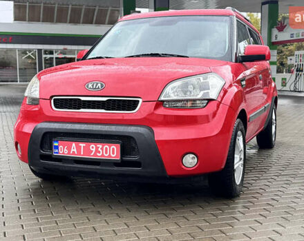 Красный Киа Soul, объемом двигателя 1.59 л и пробегом 212 тыс. км за 5950 $, фото 1 на Automoto.ua
