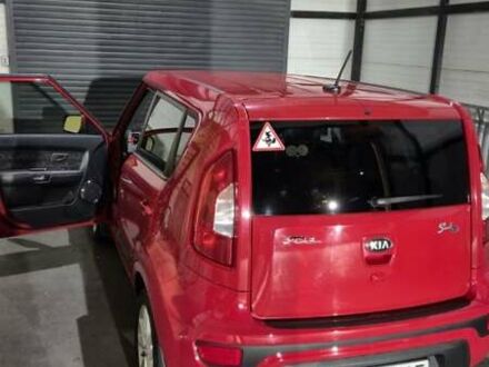 Красный Киа Soul, объемом двигателя 2 л и пробегом 210 тыс. км за 7999 $, фото 1 на Automoto.ua