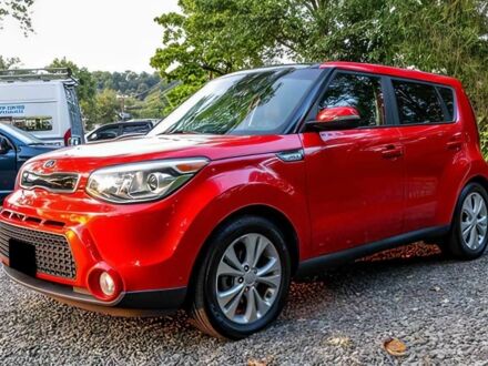Красный Киа Soul, объемом двигателя 2 л и пробегом 126 тыс. км за 3500 $, фото 1 на Automoto.ua