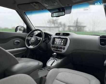 Киа Soul, объемом двигателя 0 л и пробегом 141 тыс. км за 10444 $, фото 5 на Automoto.ua