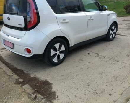 Желтый Киа Soul, объемом двигателя 0 л и пробегом 91 тыс. км за 7559 $, фото 6 на Automoto.ua